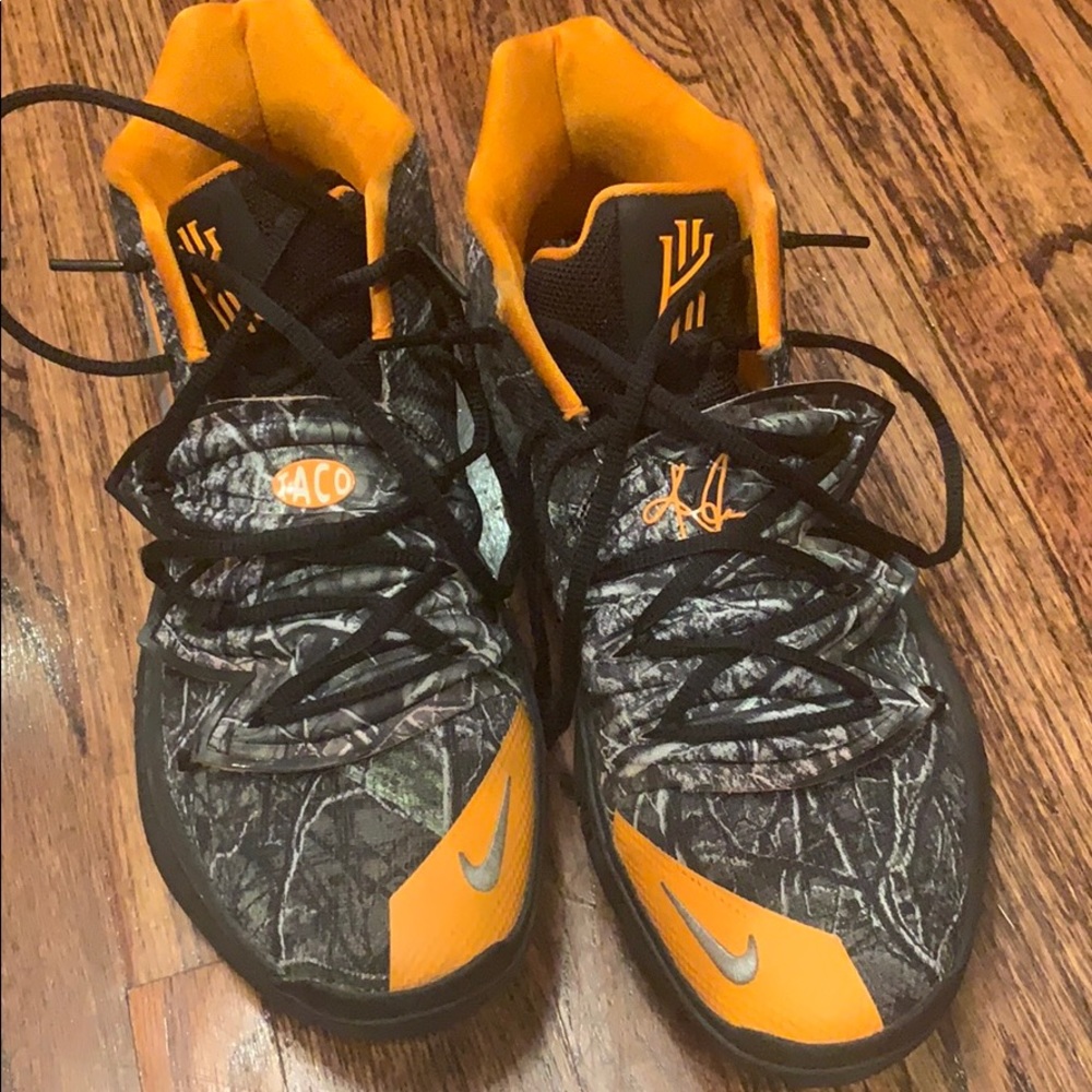Kyrie tacos.